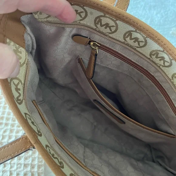 Michael Kors EUC Brown Logo Tote - Picture 4 of 13